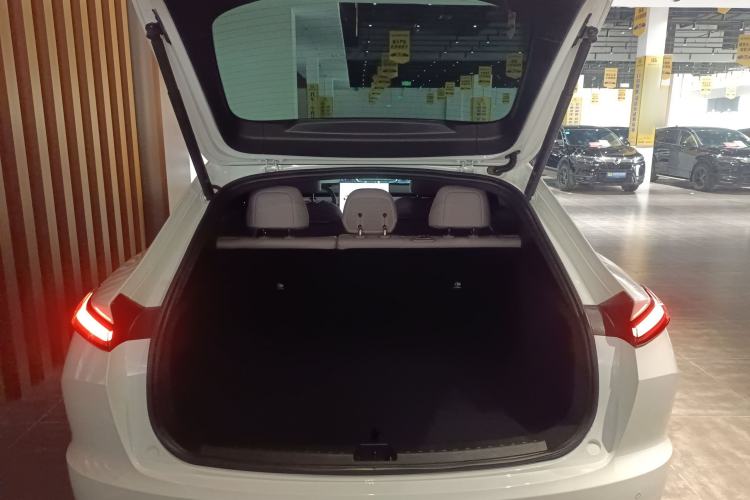 Used ONVO L60 2024 60 kWh Rear-Drive Version