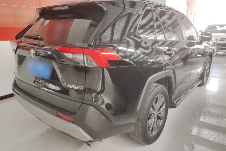 Used Toyota RAV4 2023 2.0L CVT Two-Wheel Drive Fashion Plus Edition
