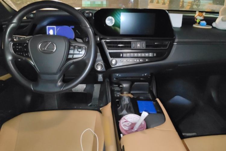 Used Lexus ES 2022 200 Excellence Edition
