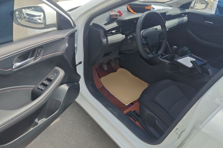 Used Roewe i5 2023 1.5L Manual Comfort Edition