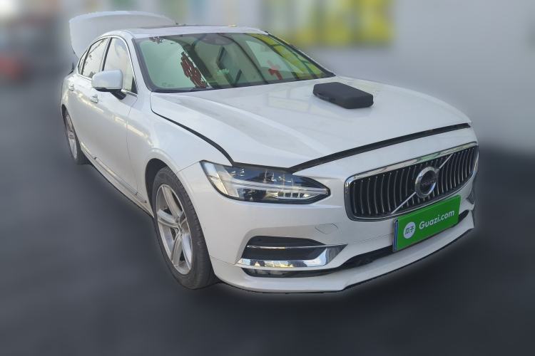 Used Volvo S90 2019 T5 Zhiyi Edition Front Right 45 Deg