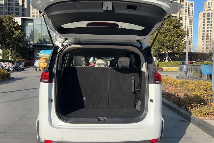 Used SAIC MAXUS Dajia 5 2022 430 km Elite Version 7-Seater
