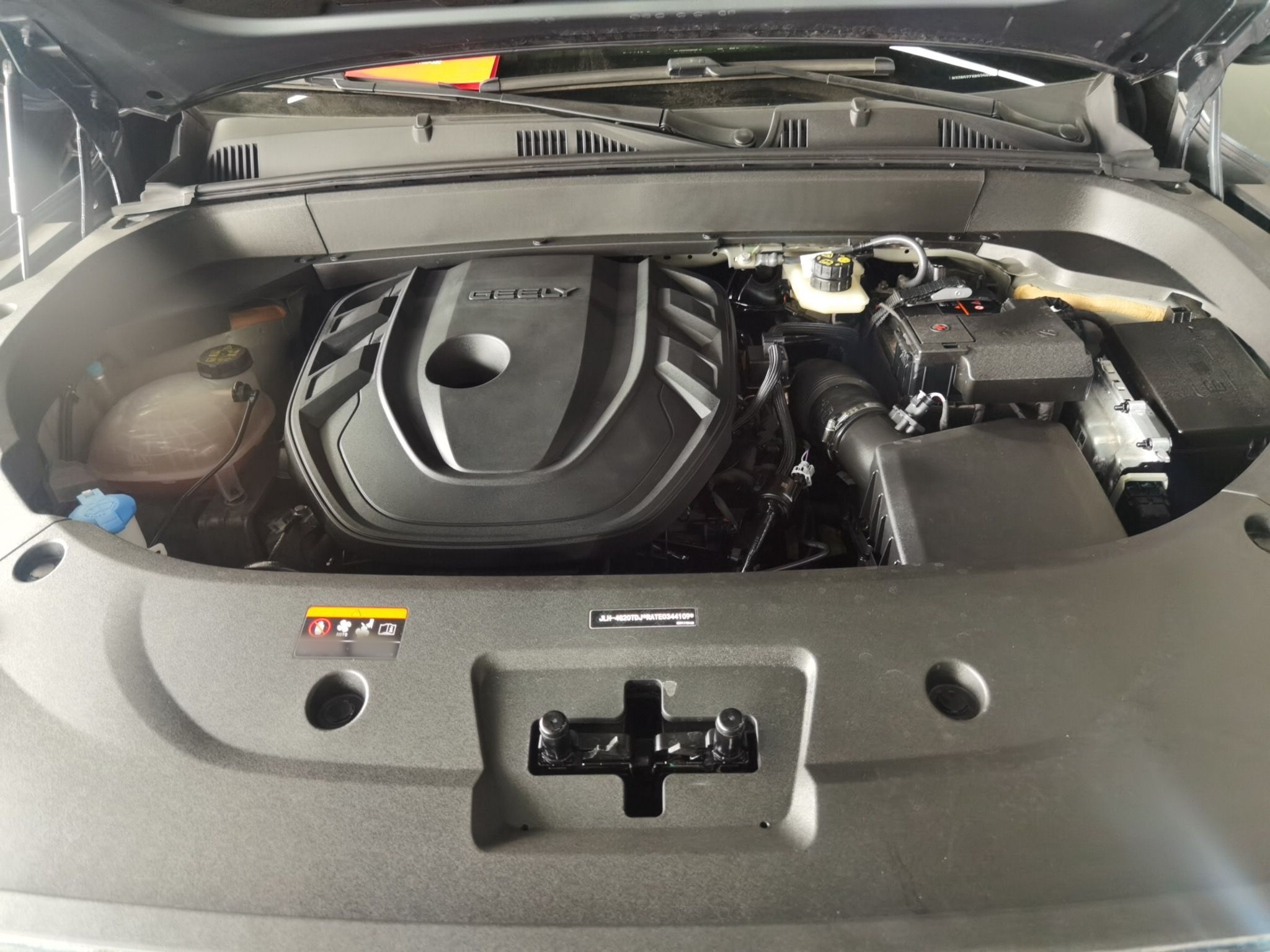 Geely Auto Monjaro L 2024 2.0TD DCT EVO Two-Wheel Drive Long-Range Version — снимка 20