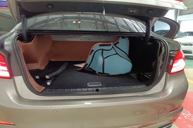 Used BMW 5 Series New Energy 2020 Mileage Upgrade Version 530Le Pioneer Edition Trunk