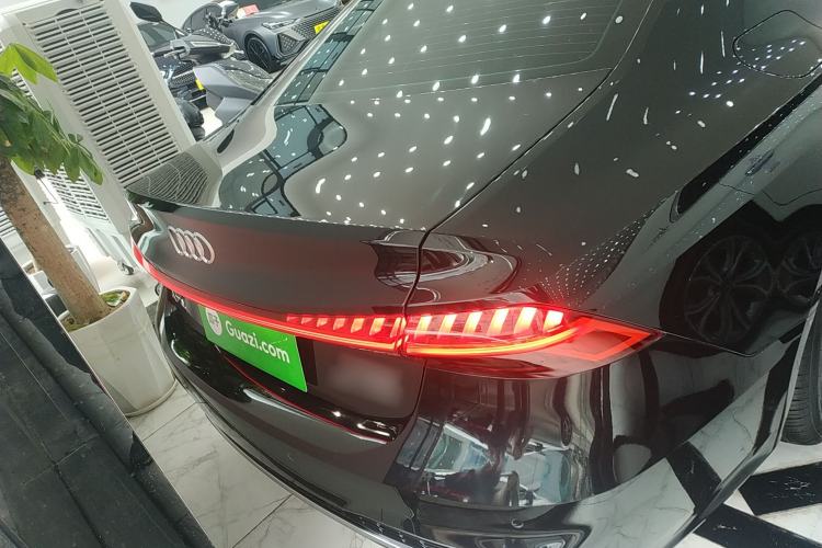 Used Audi A7L 2024 45TFSI S-line Dream-Building Edition Flow Crystal Package