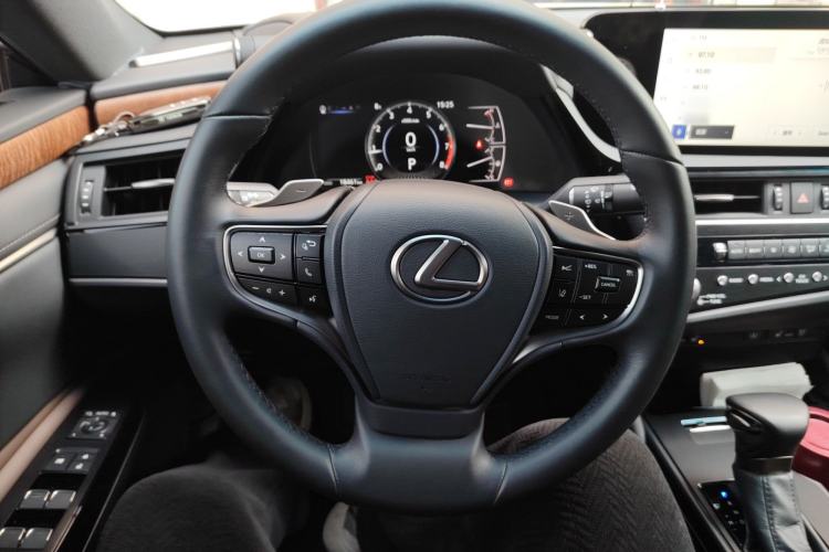 Used Lexus ES 2024 200 Premium Edition Steering Wheel