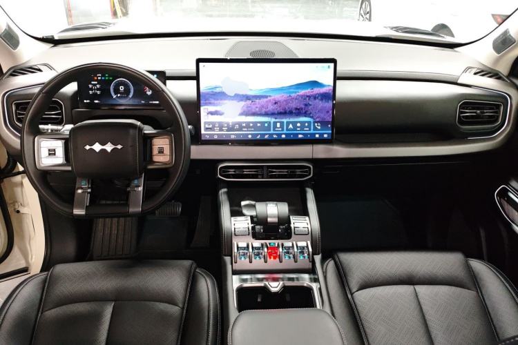 Used Formula Leopard Titanium 3 2025 501KM All-Wheel Drive Intelligent Driving Ultra Version Center Console