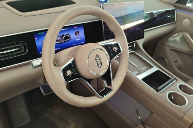 Used Hima AITO M7 2026 Model Range-Extending Ultra All-Wheel Drive 6-Seater Version Steering Wheel