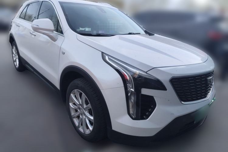 Used Cadillac XT4 2018 28T Two-Wheel Drive Tech Version Front Right 45 Deg