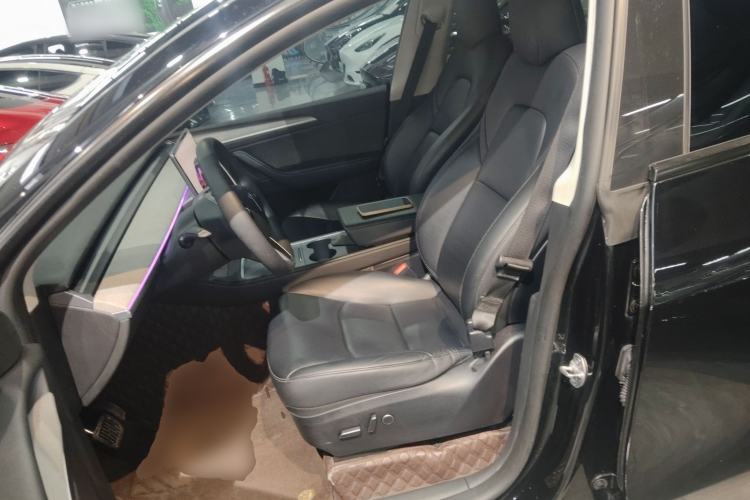 Used Tesla Model Y 2023 Rear-Wheel-Drive Version Left Front Seat