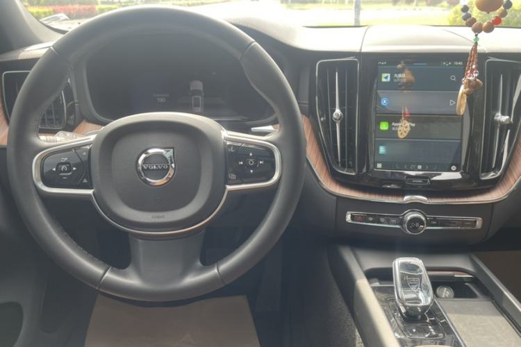 Used Volvo XC60 2025 B5 Four-Wheel Drive Smart & Advanced Luxury Edition Interior 4