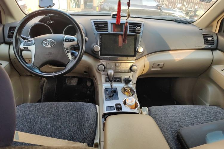 Used Toyota Highlander 2012 2.7L Two-Wheel Drive 7-Seater Luxury Edition