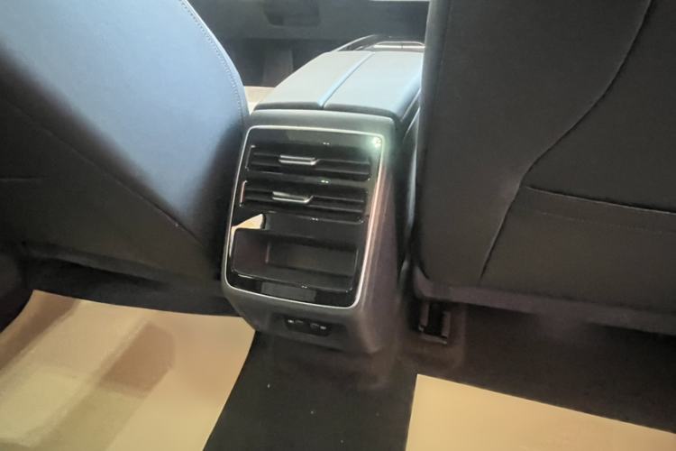 Used Volkswagen ID.7 VIZZION 2024 AIR model Interior 5