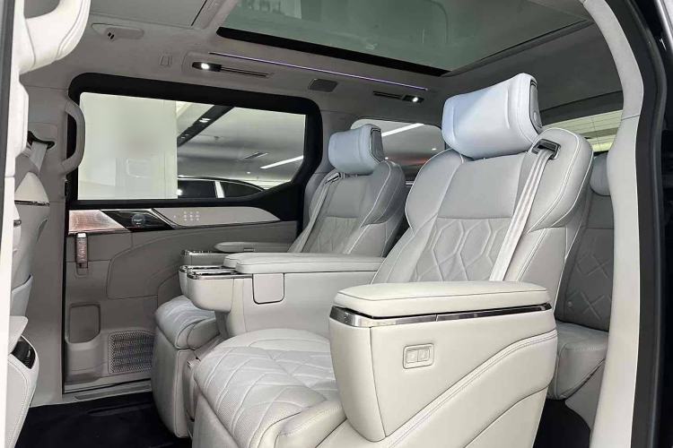 Used Volvo EM90 2025 Ultra Six-Seater