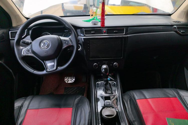 Used Dongfeng Fengon 580 2017 1.5T CVT Luxury Model Center Console