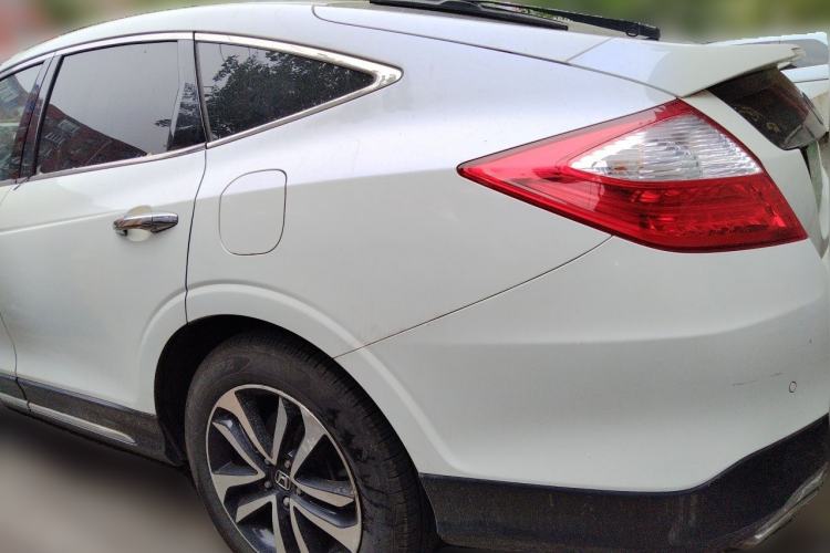 Used Honda Crosstour 2014 2.4L Luxury Edition
