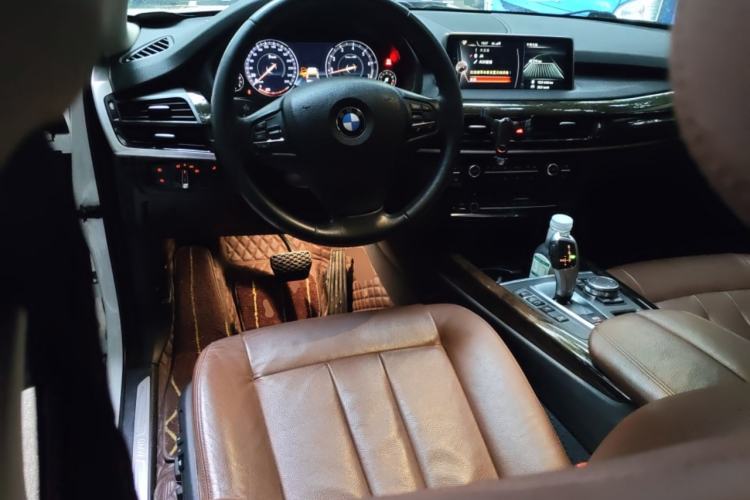 Used BMW X5 2015 xDrive28i
