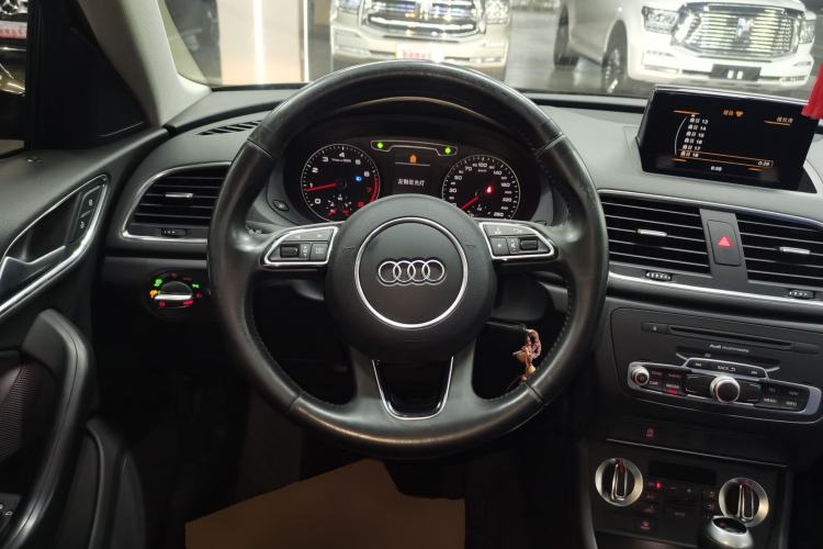 Used Audi Q3 2015 30 TFSI Comfort Model