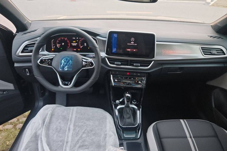 Used Volkswagen T-ROC 2025 Facelifted 300TSI DSG Two-Wheel-Drive Starlight Edition