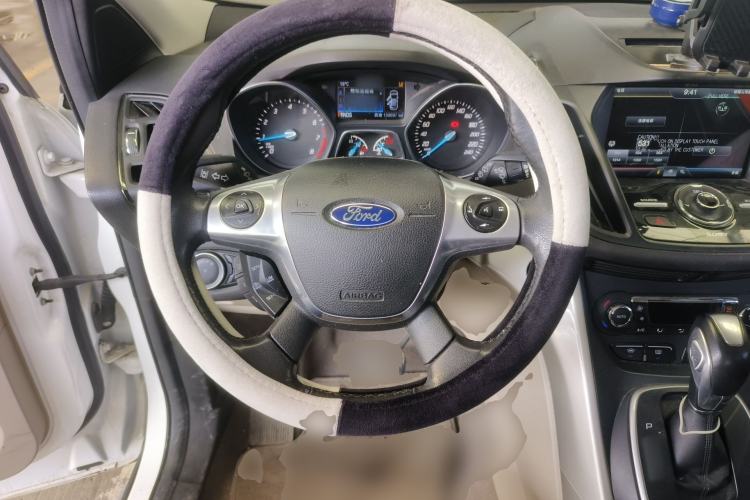 Used Ford Kuga 2015 2.0L GTDi Four-Wheel Drive Prestige Model Steering Wheel