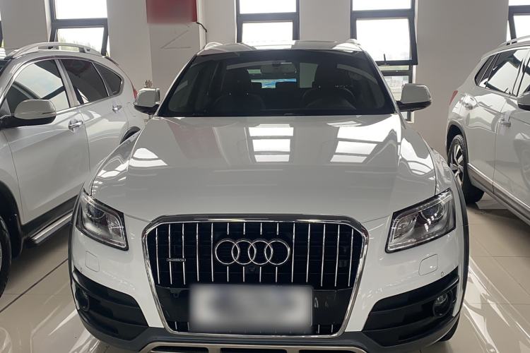 Used Audi Q5 2018 Collector's Edition 40 TFSI Technology Model
