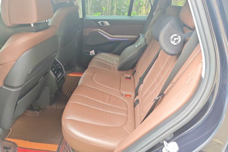 Used BMW X5 2019 xDrive40i Luxury Model with M Sport Package Left Rear Seat