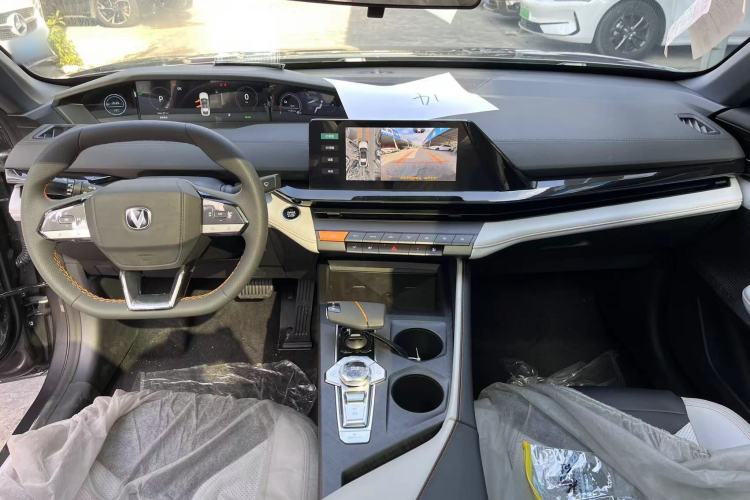 Used Changan UNI-V iDD 2024 Blue Whale Smart Electric iDD 136km ZhiKu Model