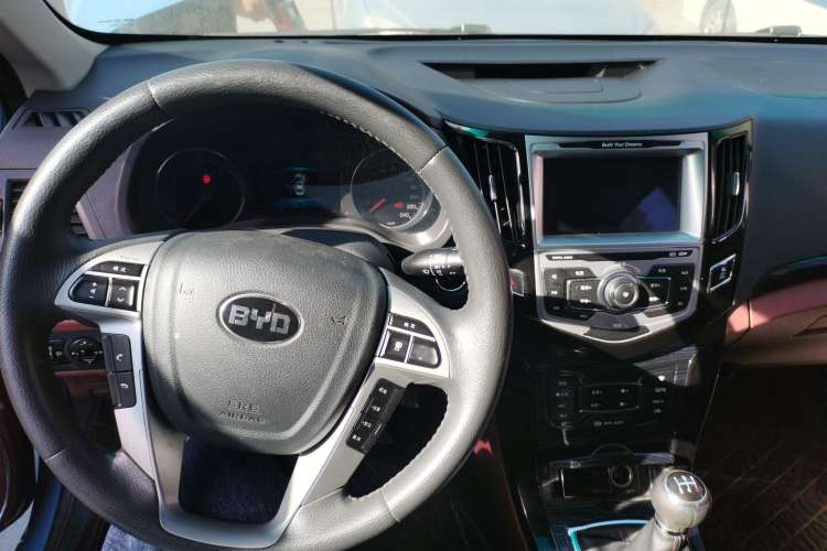 Used BYD Surui 2015 Revised Version 1.5L Manual Luxury Edition