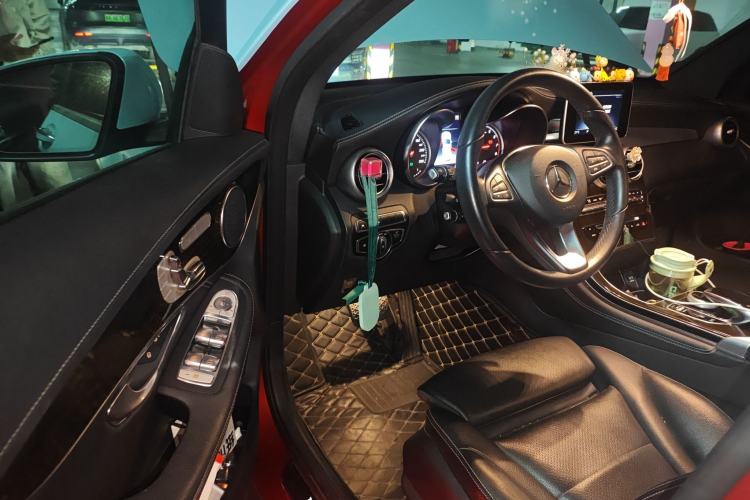 Used Mercedes-Benz GLC 2019 GLC 260 L 4MATIC Dynamic Model
