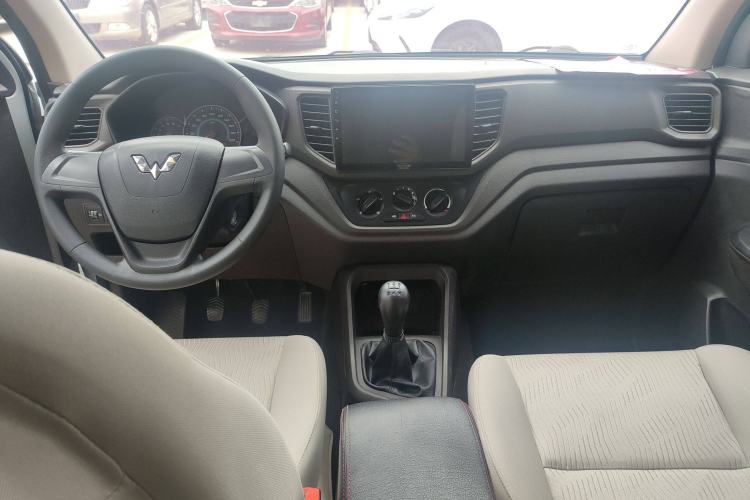 Used Wuling Hongguang V 2019 1.5L Standard Version L2B