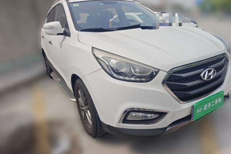 Used Hyundai ix35 2015 2.0L Automatic 2WD Smart Type China IV Front Right 45 Deg