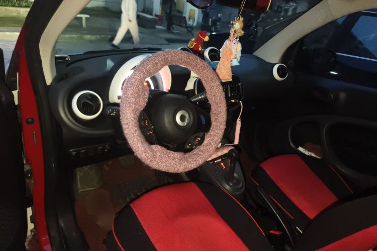 Used smart fortwo 2015 1.0L 52 kW hardtop Dynamic version