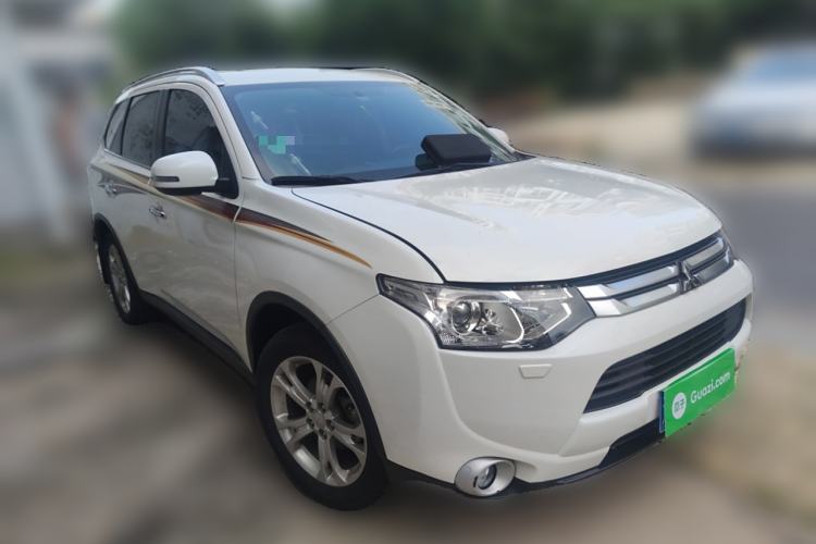 Used Mitsubishi Outlander 2014 2.4L 4x4 Deluxe Value Edition 5 Seats
