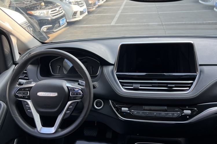 Used SAIC MAXUS G20 2023 Facelifted PLUS 2.0T Gasoline Automatic Luxury Edition