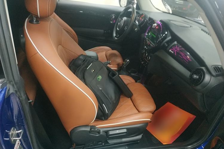 Used MINI 2018 1.5T COOPER Artist Right Front Seat