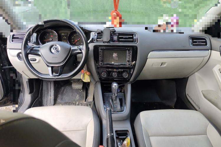 Used Volkswagen Sagitar 2015 230TSI Automatic Comfort Version
