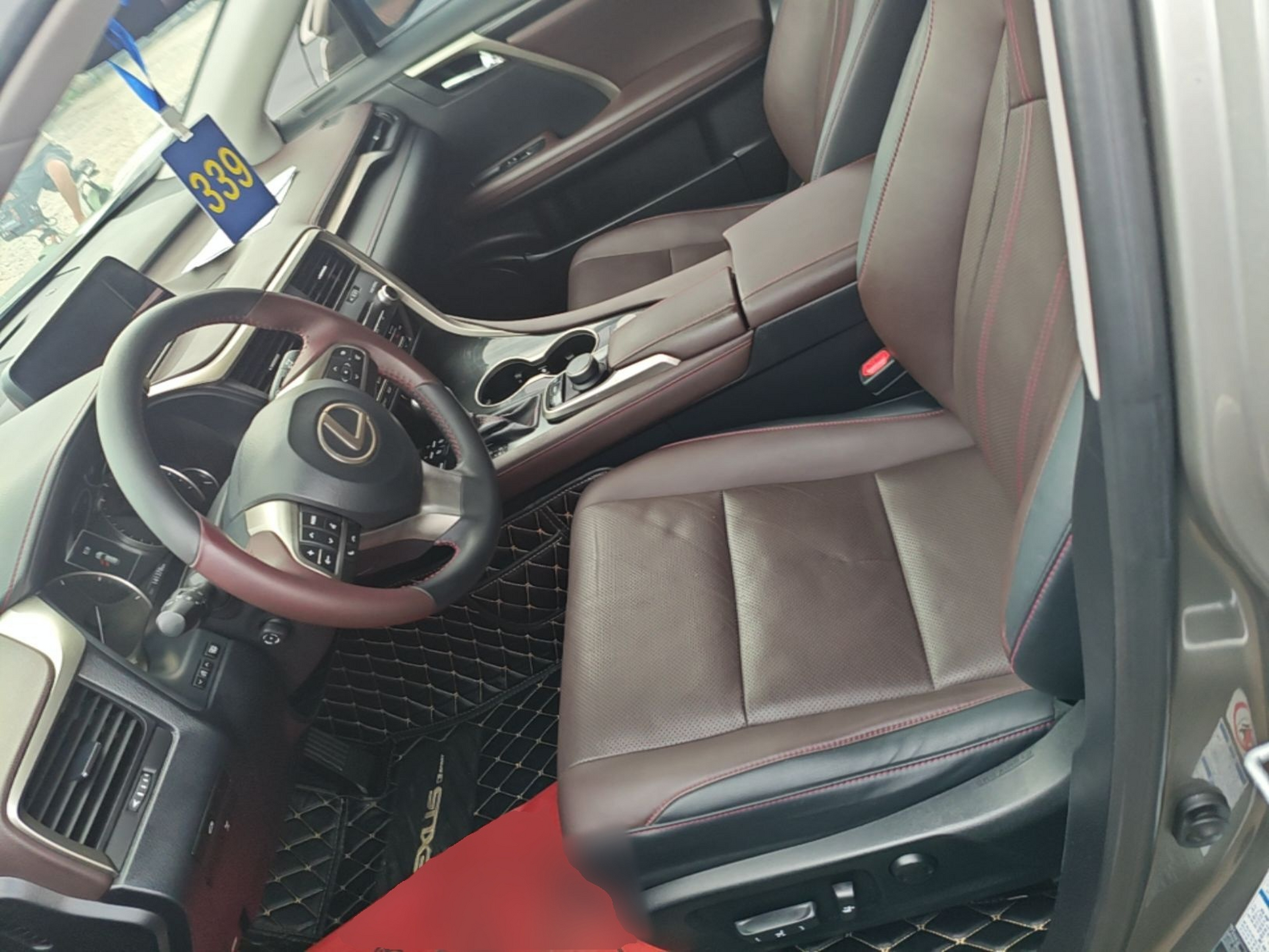 Vordere Reihe im Auto