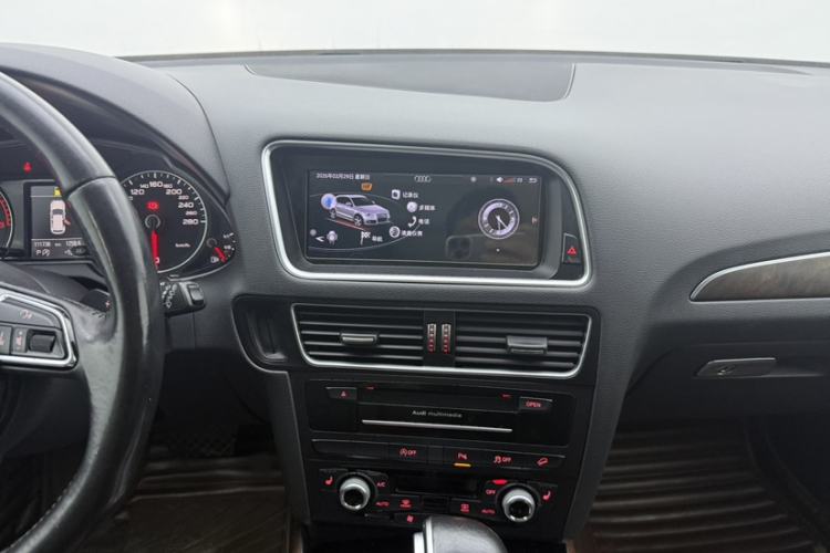 Used Audi Q5 2017 40 TFSI Comfort Model Interior 3