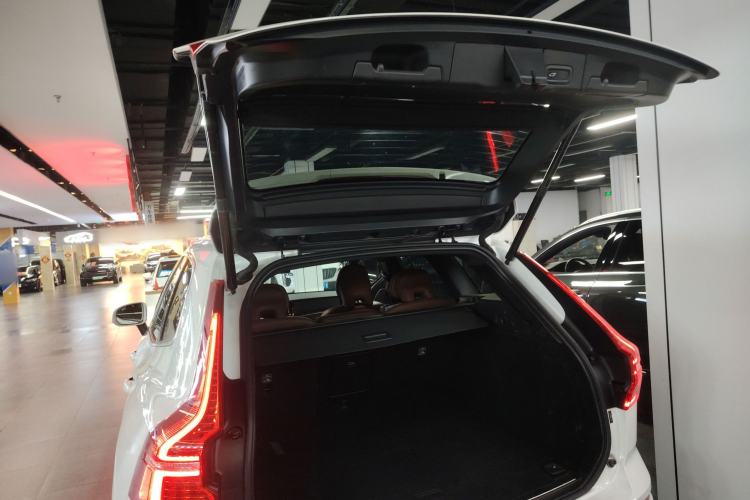 Used Volvo XC60 2022 B5 4x4 Zhiyi Luxury Edition