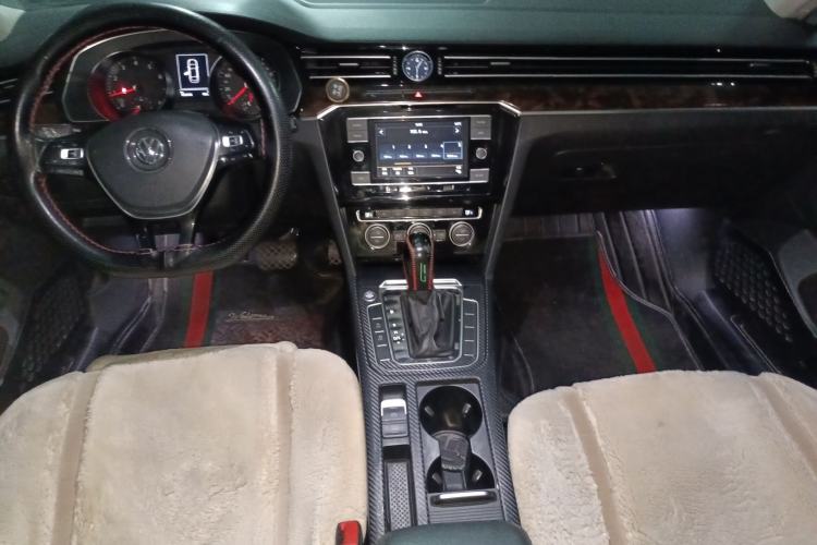 Used Volkswagen Magotan 2017 330TSI DSG Luxury Model