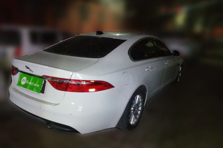 Used Jaguar XF 2016 XF 2.0T Two-Wheel-Drive Luxury Edition
