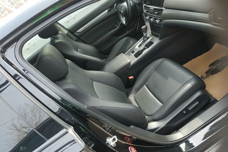 Used Honda Accord 2022 260TURBO Luxury Edition Right Front Seat