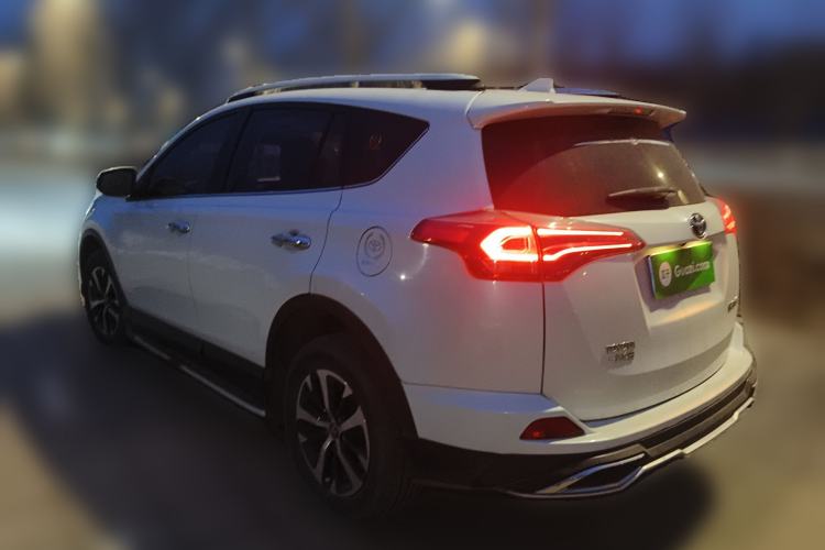 Used Toyota RAV4 2016 2.0L CVT Two-Wheel Drive Fashion Edition China V Standard