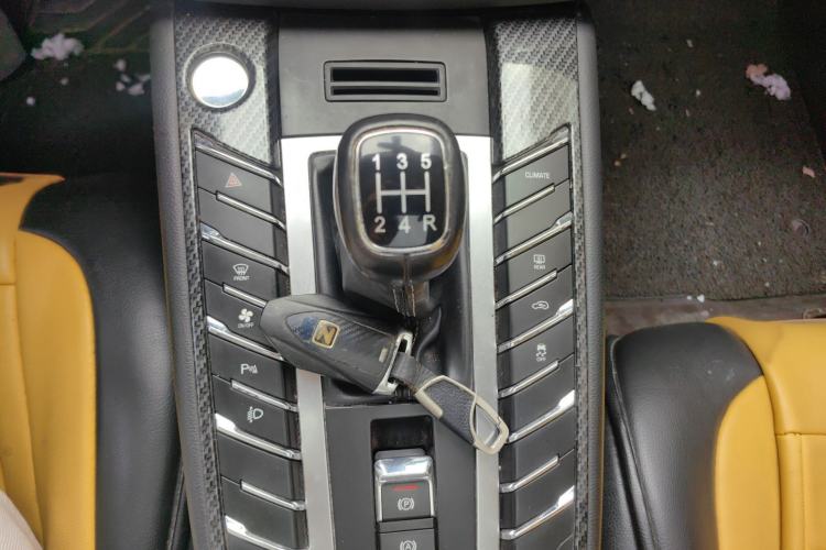 Used Zotye SR9 2017 2.0T Manual "Ultimate Light" Edition
