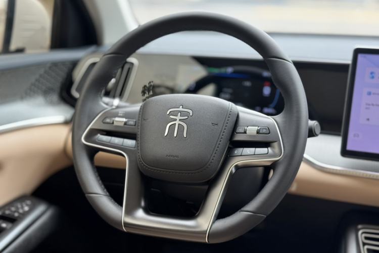 Used BYD Song Pro New Energy 2025 Second-Generation DM-i 75KM Overachiever Trim Interior 4