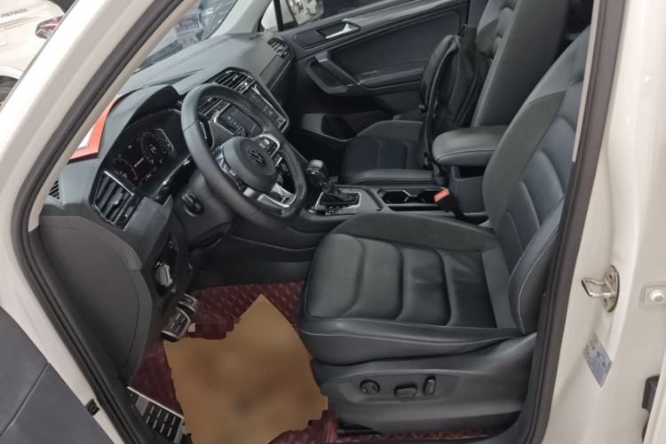 Used Volkswagen Tiguan L 2021 330TSI Automatic Two-Wheel Drive R-Line Enhanced Edition Left Front Seat