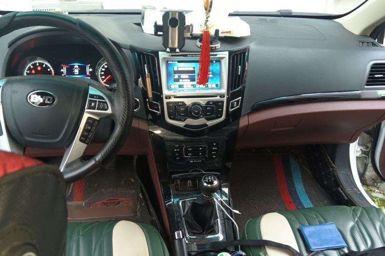 Used BYD Surui 2015 Revised Version 1.5L Manual Luxury Edition
