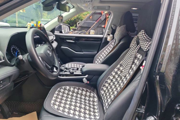 Used Toyota Highlander 2022 Dual-Engine 2.5L Four-Wheel Drive Prestige Version 7 Seats Left Front Seat