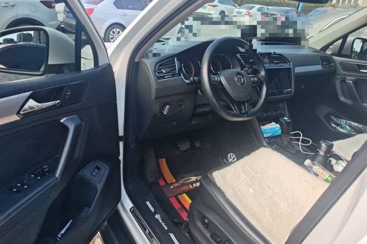 Used Volkswagen Tiguan L 2020 330TSI Automatic Two-Wheel Drive Smart Luxury Edition China VI Standard Driver Seat