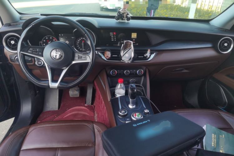 Used Alfa Romeo Stelvio 2017 2.0T 200HP Luxury Edition
